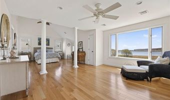 38 Pierce Ave, Jamestown, RI 02835