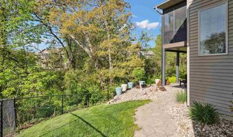 2055 Silver Maple Trl, North Liberty, IA 52317