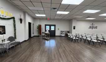 208 E LAKE Ave, Auburndale, FL 33823