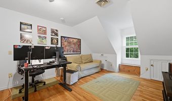 2 Banquo Brae Rd, Brookfield, CT 06804
