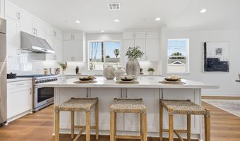 2 W Pine St, Altadena, CA 91001