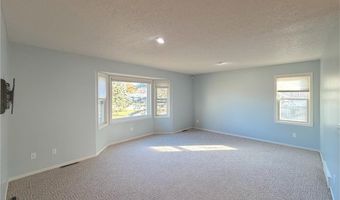 210 Knollwood St W, Annandale, MN 55302