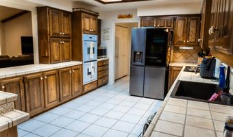 1511 Live Oak Ln, Andrews, TX 79714