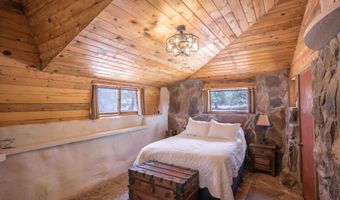 438 Carson Rd S, Carson, NM 87515