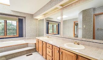 4350 Bramble Dr, Copley, OH 44321