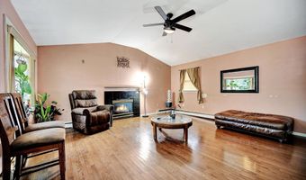10 7th St, Aberdeen, NJ 07747