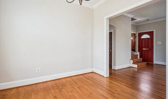 121 S FENWICK St, Arlington, VA 22204