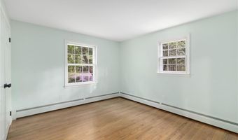 350 Essex Rd, North Kingstown, RI 02852