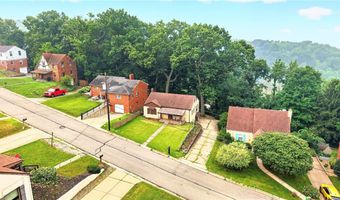 3 Solar Dr, Ambridge, PA 15003