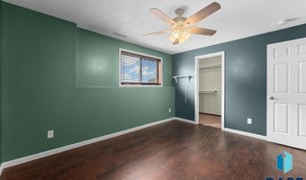 1600 E Liberty Cir, Brandon, SD 57005