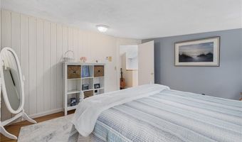 788 Namquid Dr, Warwick, RI 02888