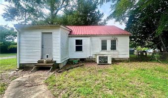 621 3rd Ave SE, Aliceville, AL 35442