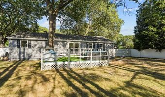 21 Lake Dr, North Kingstown, RI 02852
