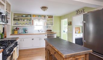 50 Cole St, Jamestown, RI 02835