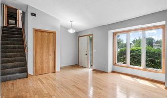 3649 Tower Pond Dr, Anoka, MN 55303