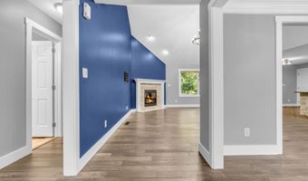 6686 Woodcrest Dr, Avon, IN 46123