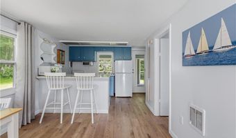 8 Presque Isle Trl, Narragansett, RI 02882