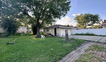 10 N ADAMS Dr, Addison, IL 60101