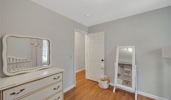 318 Windyoak Dr, Ballwin, MO 63021