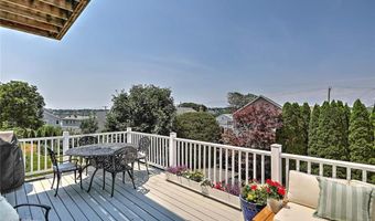 33 Withington Rd, Narragansett, RI 02882