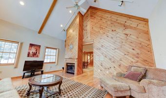 9 University Pl, Amsterdam, NY 12010