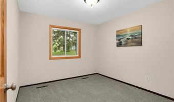 8824 134th St W, Apple Valley, MN 55124