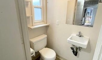 36 Dewey St, Ashland, OR 97520