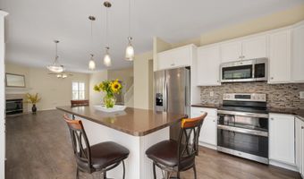 1951 Tawney Ln, Avon, IN 46123