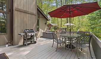 129 Woodbury, Blakeslee, PA 18610