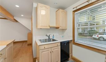 364 Bellevue Ave D3, Newport, RI 02840