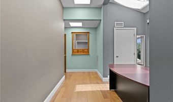 1050 Main St 24, East Greenwich, RI 02818