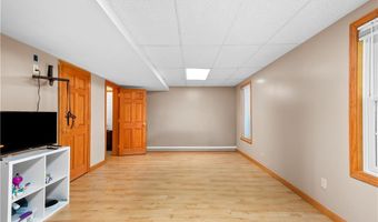 24 Poppy Hill Dr, Johnston, RI 02919