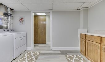 1640 Ridge Hill Ln, Indianapolis, IN 46217