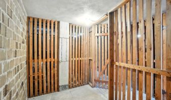 2376 Madison Rd, Cincinnati, OH 45208