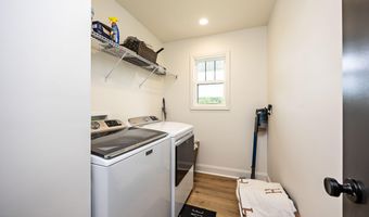 107 Springhill Dr, Bardstown, KY 40004