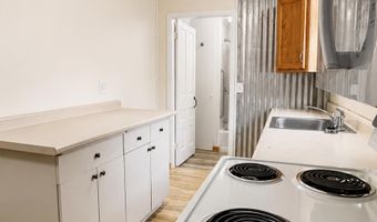 15 Daniels Rd W, Albany, VT 05845