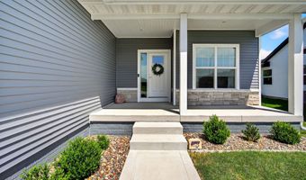 713 NE Country Meadow Dr, Ankeny, IA 50021
