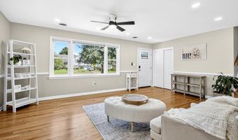 910 MONROE Ter, Dover, DE 19904