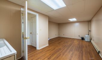 49 Canterbury Dr, Athens, OH 45701