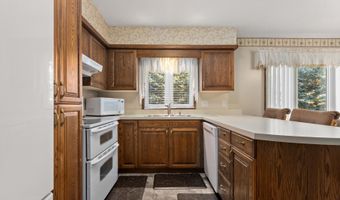 2325 Countryaire Estates Dr, Aberdeen, SD 57401