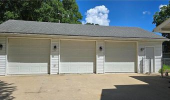 309 5th St SW, Austin, MN 55912