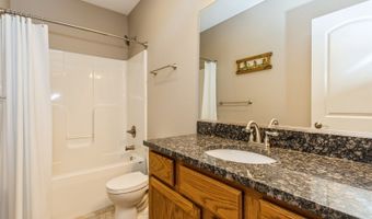 3205 Fieldstone Ct SE, Altoona, IA 50009