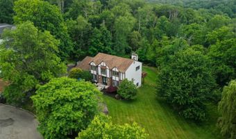 3 Larissa Ct, Airmont, NY 10952