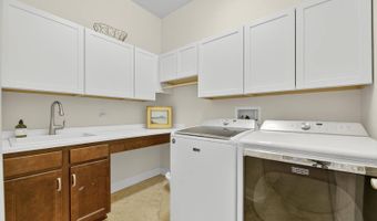 6903 Crestpoint Dr, Apollo Beach, FL 33572
