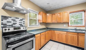 423 Pine St, Central Falls, RI 02863