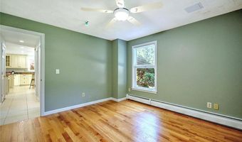 15 Sylvia Ln, Lincoln, RI 02865