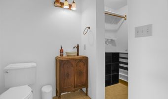 803 Highway 522, Arroyo Hondo, NM 87529