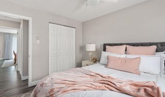 2504 WINDBREAK Dr, Alexandria, VA 22306