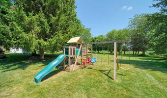 2915 Lee Marie Dr, Adrian, MI 49221
