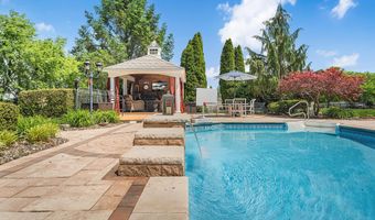 61 Cliffwood Dr, Allentown, NJ 08501